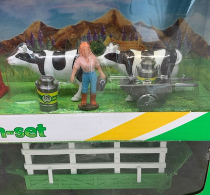 17076 - Dairy Farm Playset  |R-37|