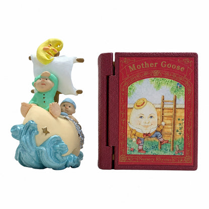 48140 - Hallmark Set of Two Mother Goose, Wynken, Blynken and Nod Ornaments |TBD|