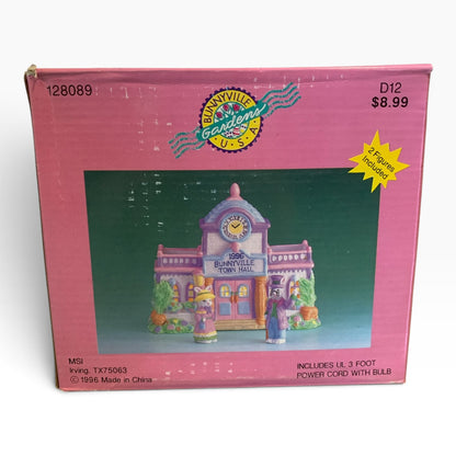34371 - Vintage 6" Ceramic Bunny Town Hall 1996 |TBD|