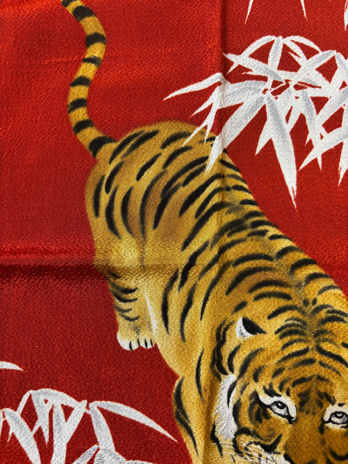 13912 - Silk Tiger Wall Hanging |14-35|