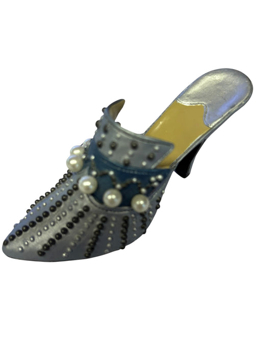 25706 -4" Silver Victoria 1999 Decorative Shoe Sculpture with Pearls |1-27|