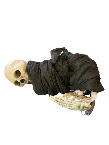 20692 - 7 ft Hanging Skull Ghoul - |Pod 2-4|