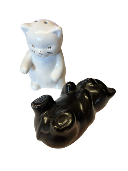 39920 - Charming White and Black Cat Themed Salt and Pepper Shaker Set 3.5" CERAMIC for Whimsical Kitchen Decor |4-22|