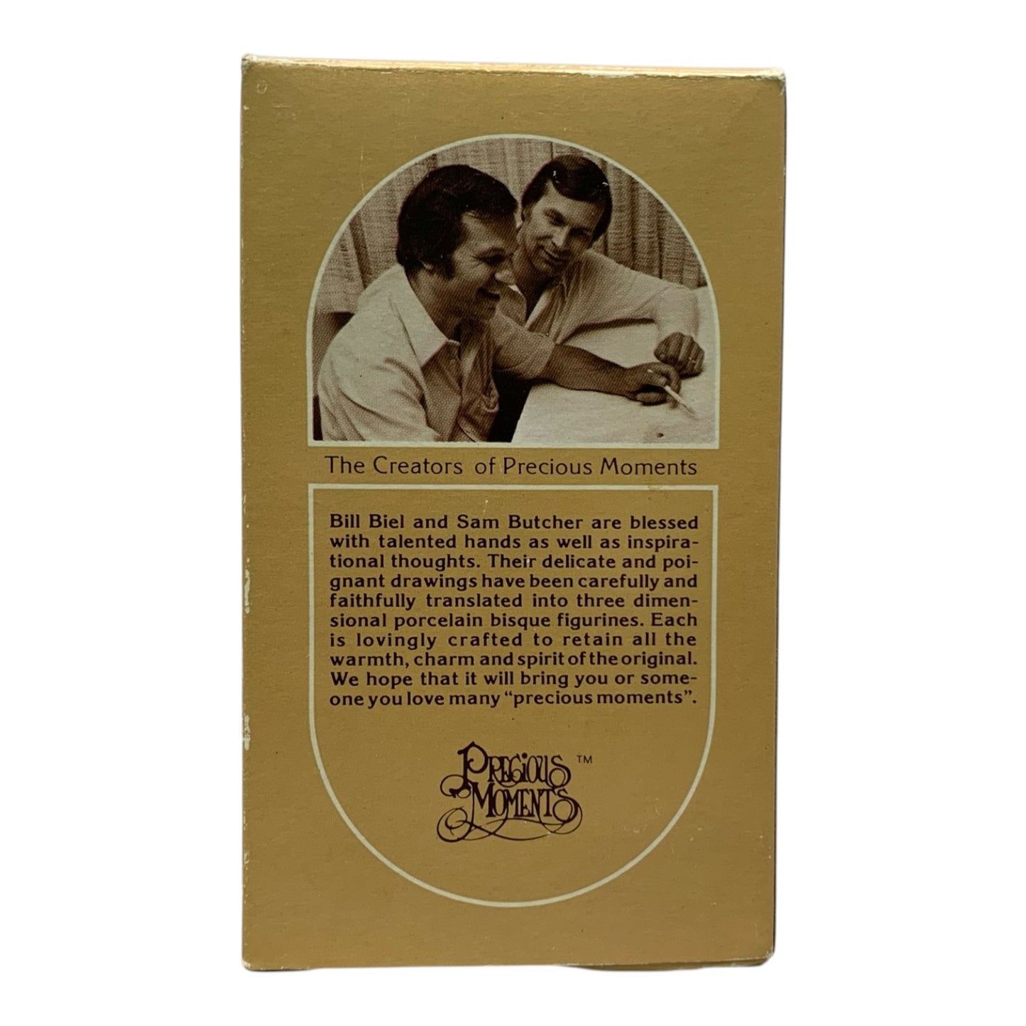 38104 - Precious Moments Ornament "But Love Goes On Forever" 4" |Pod 1-67|