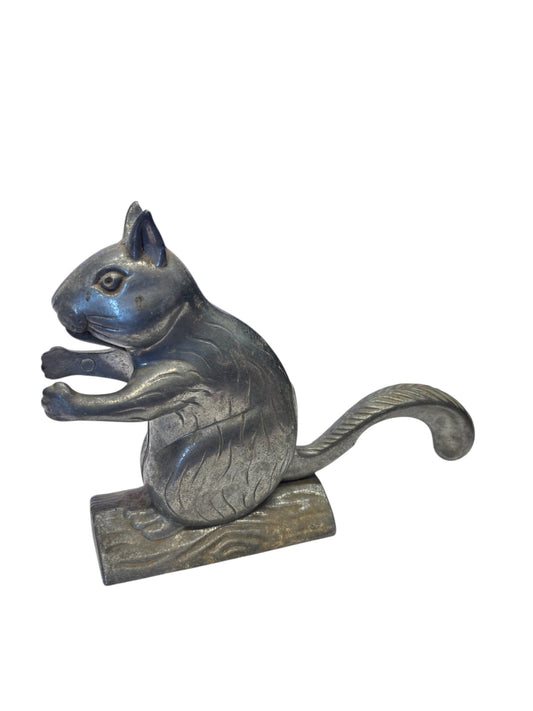 42544 - 6" Vintage Squirrel on Log Cast Aluminum Nut Cracker |11-11|