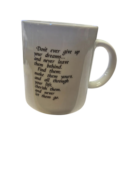 39957 - Ceramic Mug 10 Oz Don't Ever Give Up Your Dreams |7-24|