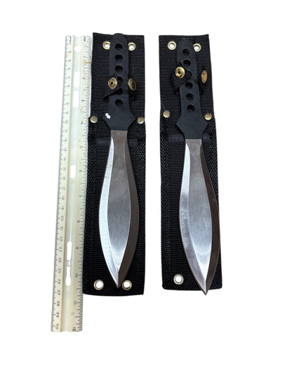 4632 - Set of two Blazing Arrow 10.5" Knives with sheaths |81|