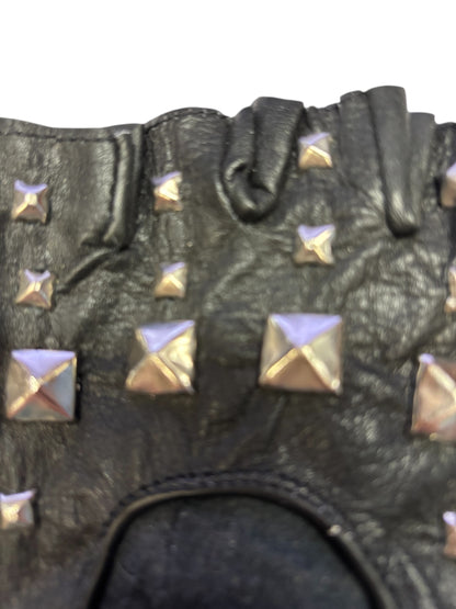 8895 - Medium Stud Fingerless Leather Gloves |TBD|