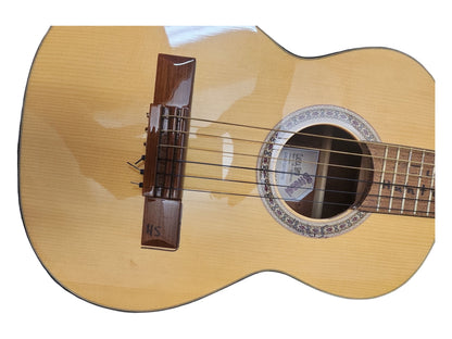 30960 - Strunal 1/4 Classical Guitar - |H-40 Floor| |Library Corner|